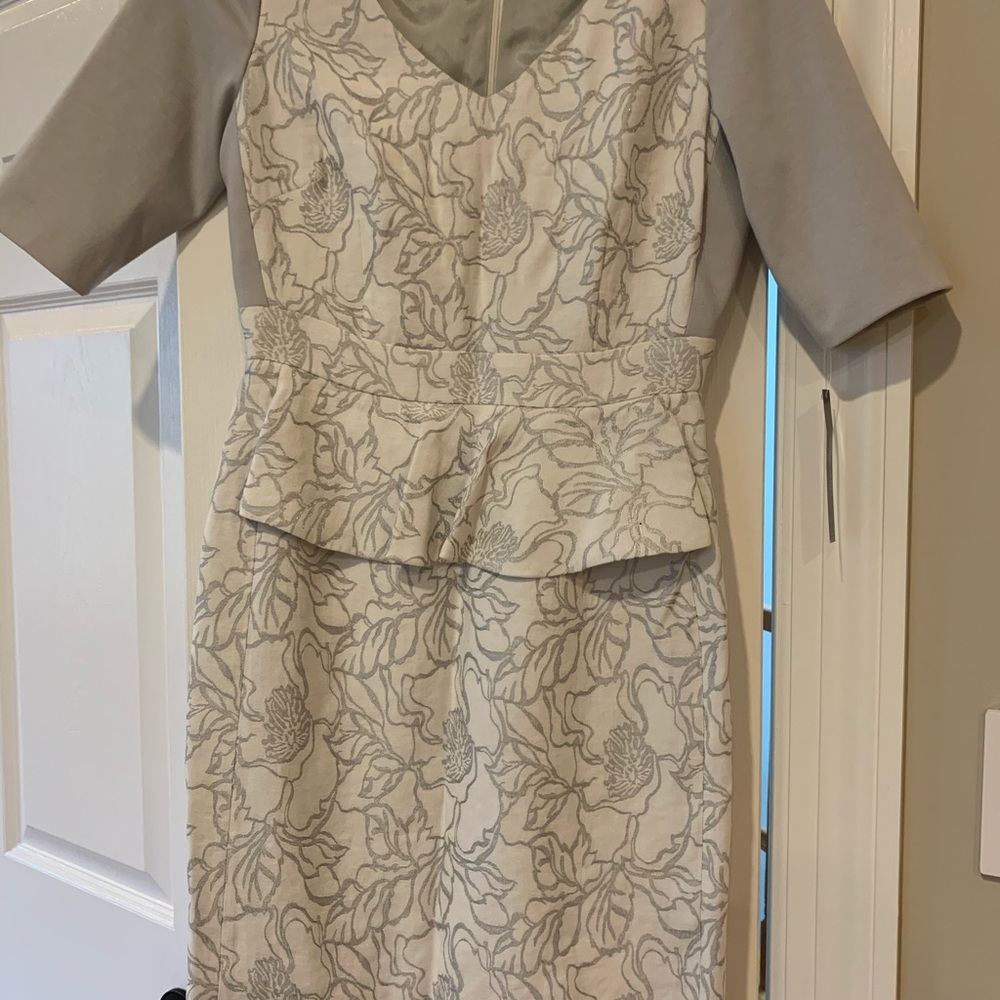 NWT ARTHUR LEVINE TAHARI GRAY DRESS SZ 4